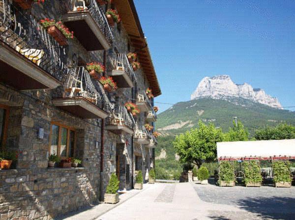 Hotel Restaurante Revestido Эскалона Экстерьер фото